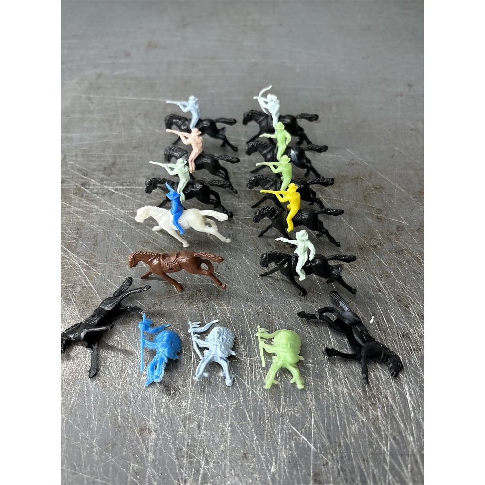 1/72 Mixed‎ Lot Of Hong Kong Plastic Figures Cowboys Indians Horses Lot Of 15